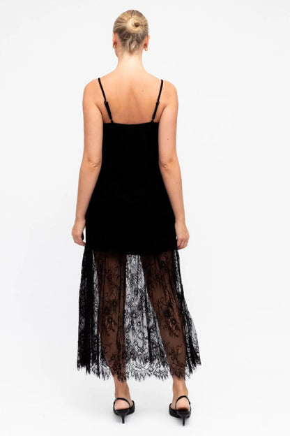 Muse Lace Maxi Dress